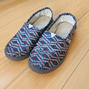Tom's Navy Diamond Woven Classic Slip On Shoes Alpargatas Youth 2.5 Rubber Sole